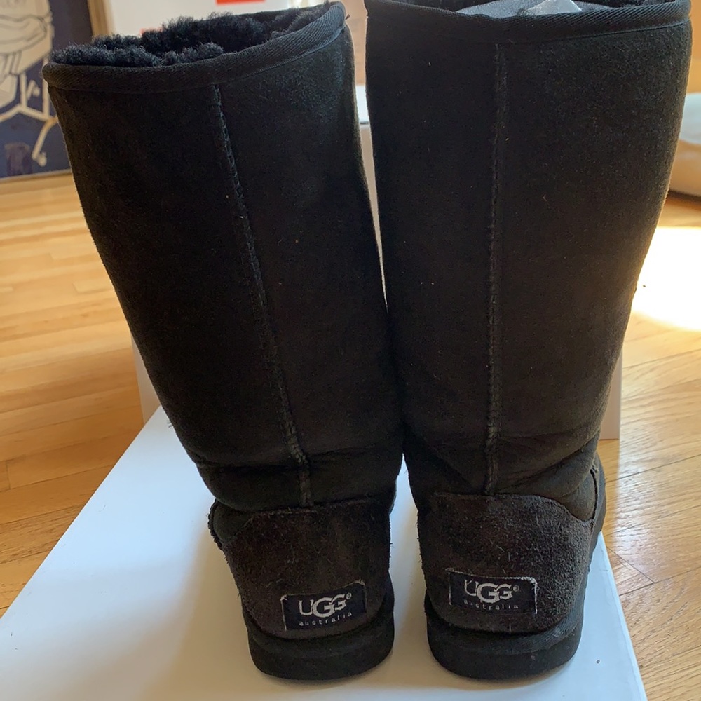 UGG CLASSIC TALL BOOTS SIZE 5 WMN